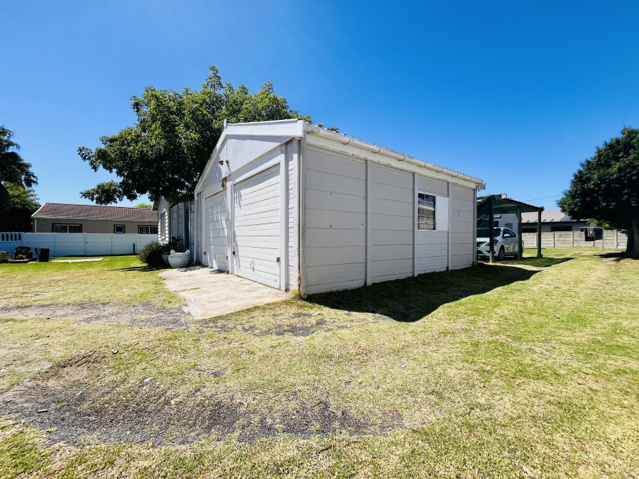 4 Bedroom Property for Sale in Sandbaai Western Cape